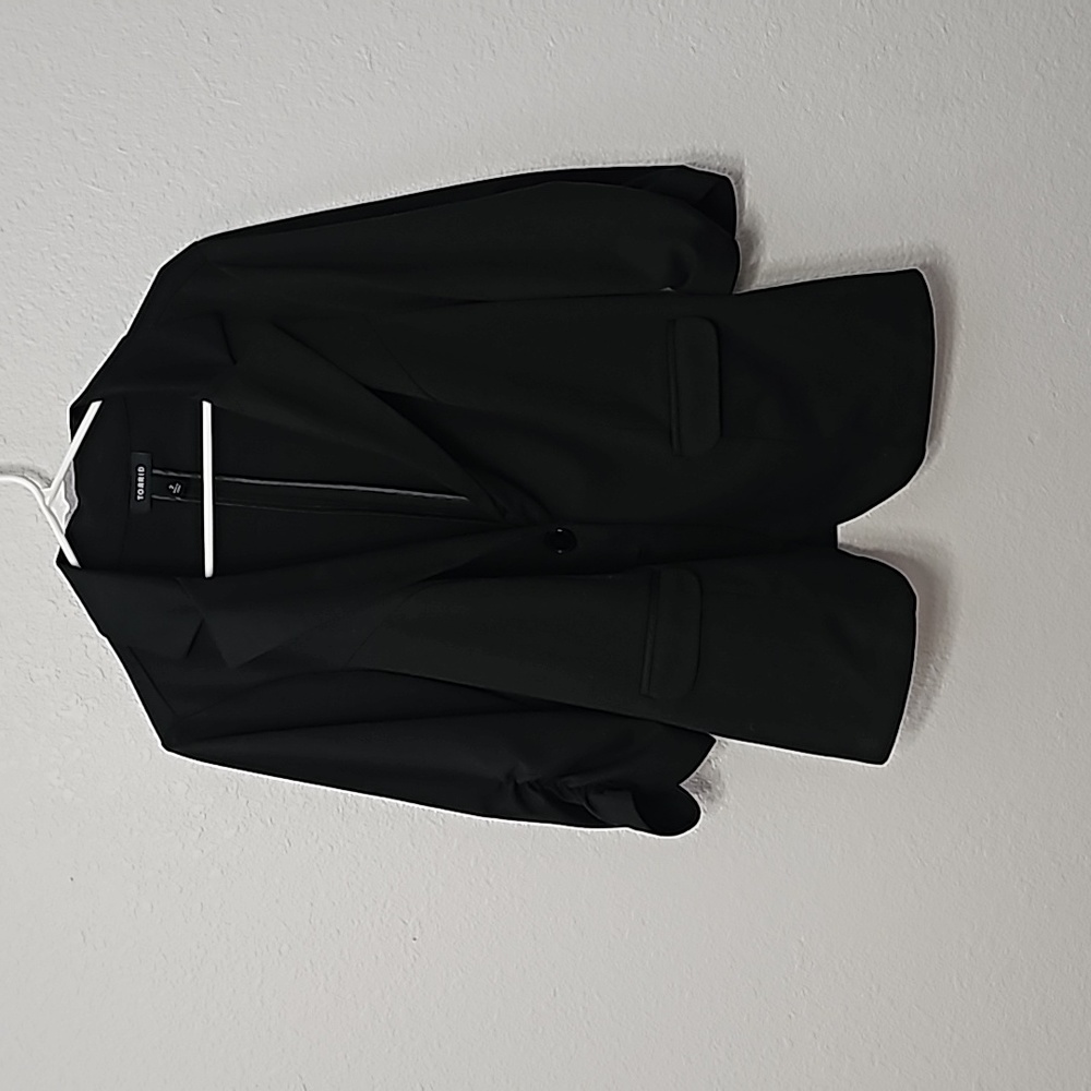Torrid Sz 2 Black Roushed Sleeve Blazer EUC
